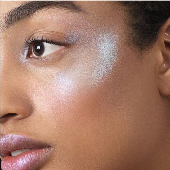 Stila | Glitter & Glow Highlighter Admiral Blue | 0.2 oz - Picture 3 of 8